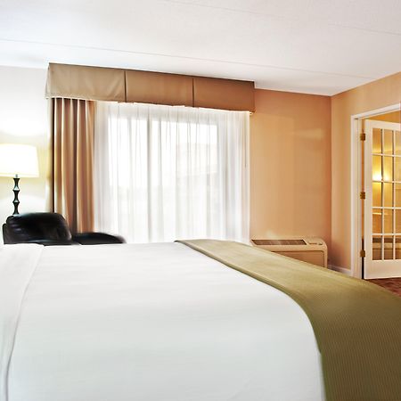 Holiday Inn Express Schaumburg-Rolling Meadows By Ihg Екстериор снимка