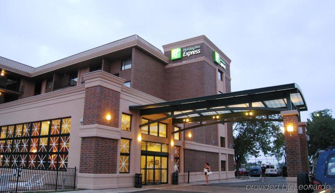 Holiday Inn Express Schaumburg-Rolling Meadows By Ihg Екстериор снимка