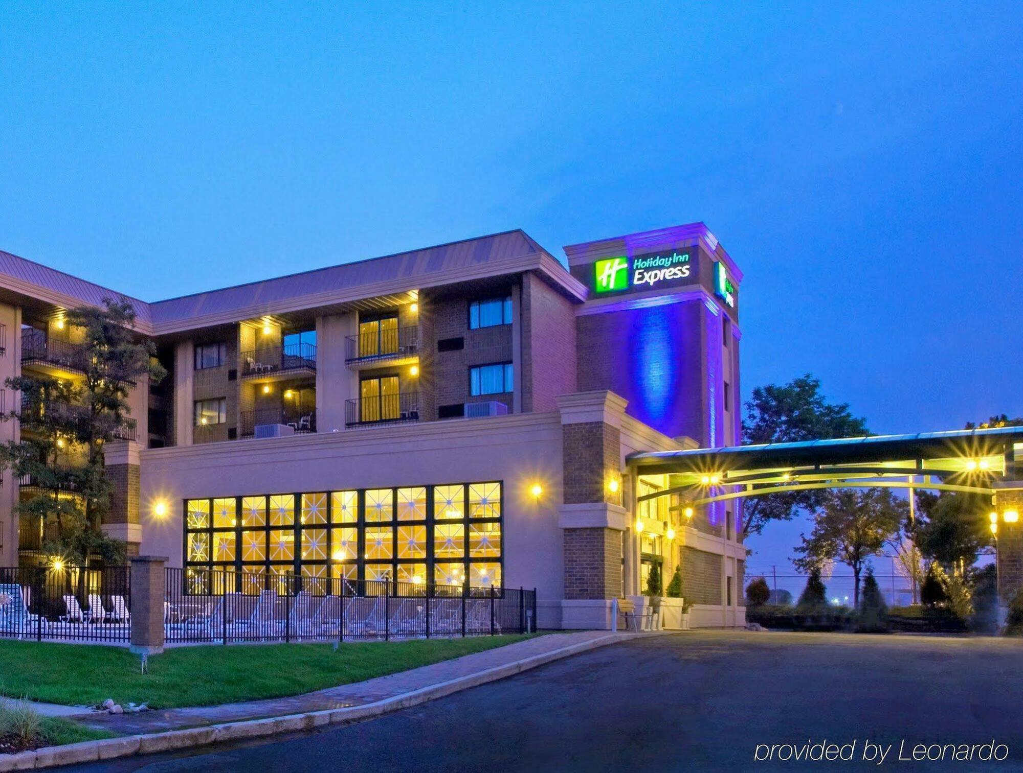 Holiday Inn Express Schaumburg-Rolling Meadows By Ihg Екстериор снимка
