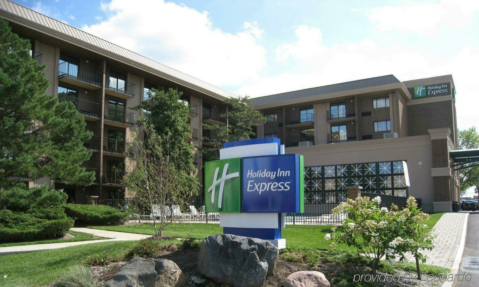Holiday Inn Express Schaumburg-Rolling Meadows By Ihg Екстериор снимка
